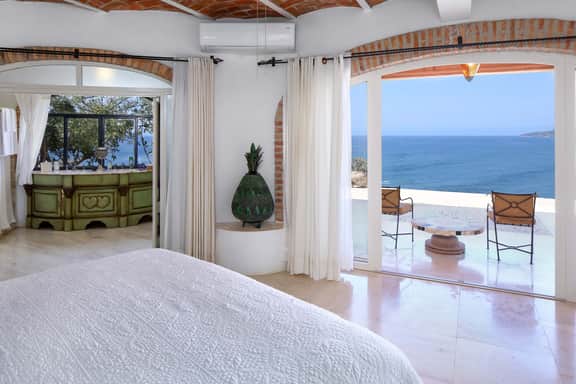 La Gran Villa: Weddings, Retreats, Groups & Celebrations | 8 Bedrooms | Sleeps 16 - Image 4