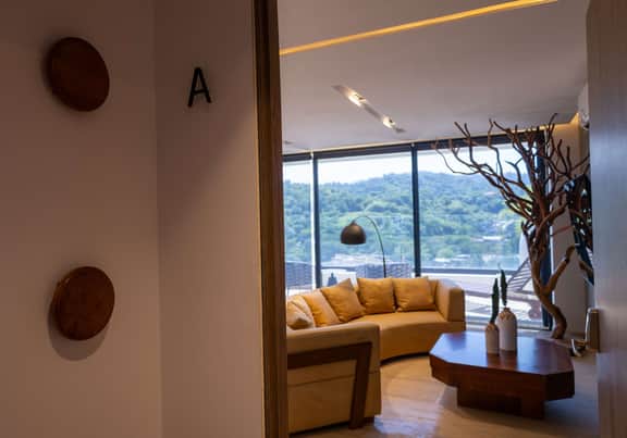 Ground Level | Lobby A | 1-Bedroom Apartment - Image 3